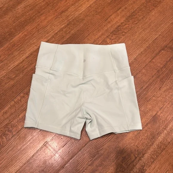 Athleta salutation shorts - Picture 2 of 4